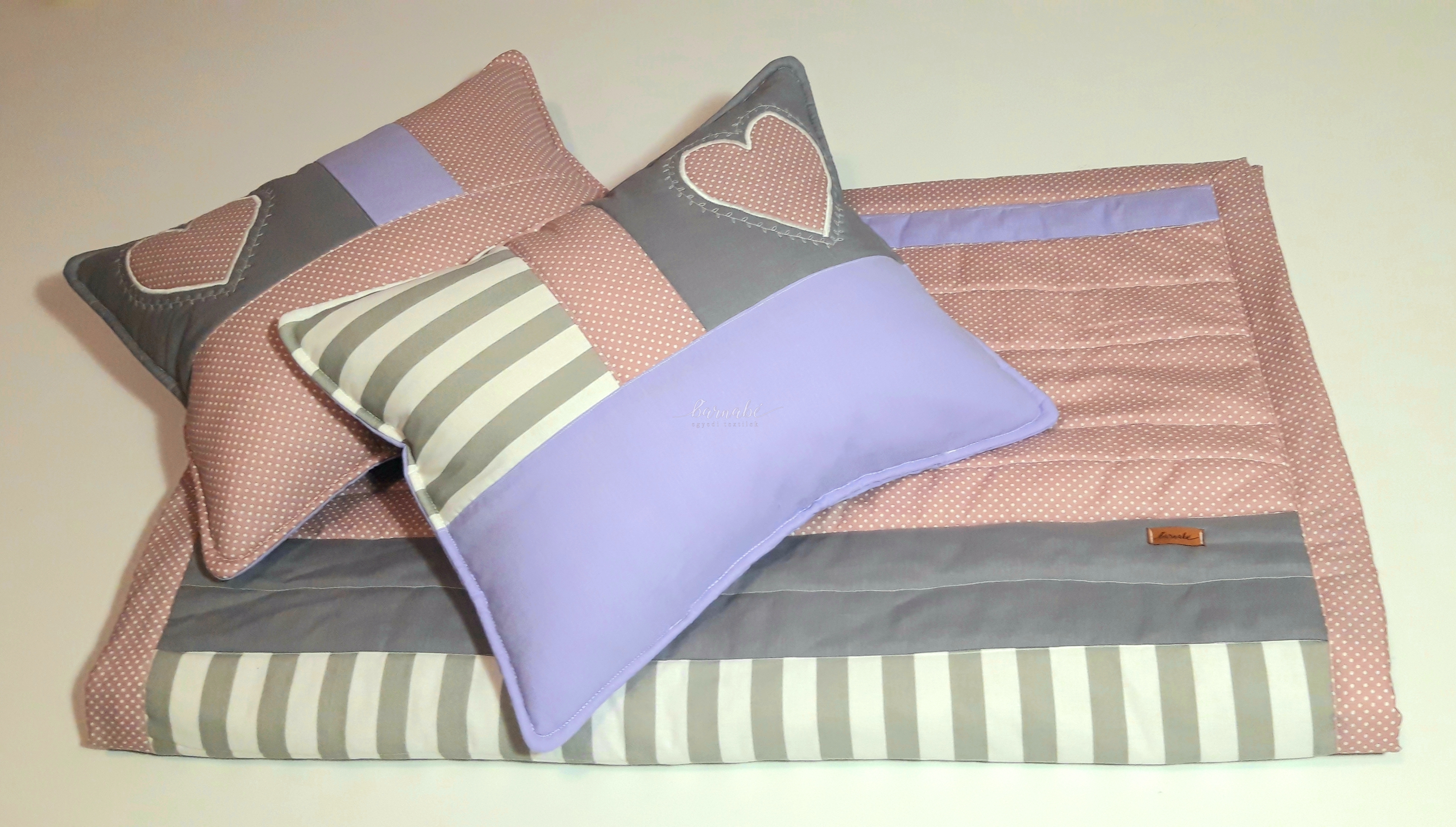 Patchwork ágytakaró lányoknak 2 db párnával